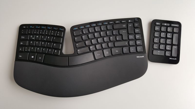 Microsoft Sculpt Ergonomic Keyboard: Tastatur mit Nummernblock